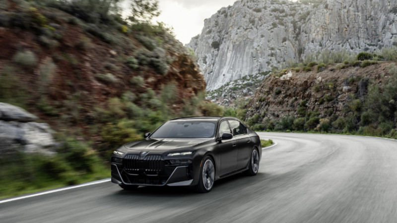 BMW 7 Serisi 2023: S-Serisi’ni geçebilecek mi?