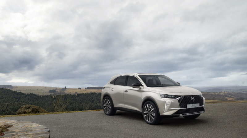 DS 7 Crossback 2022: 360 HP’lik versiyonuyla makyajlandı