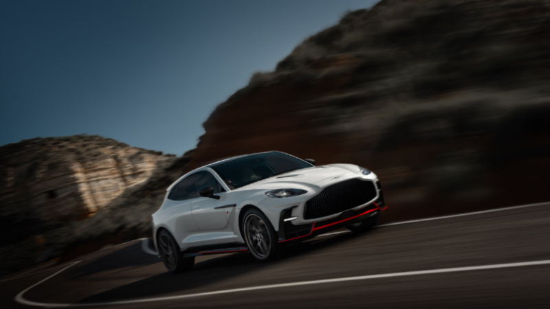 Ferrari mi? Aston Martin DBX S, 