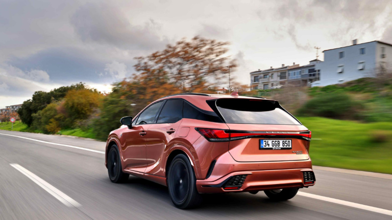 Lexus iddiali marka olmaya devam ediyor