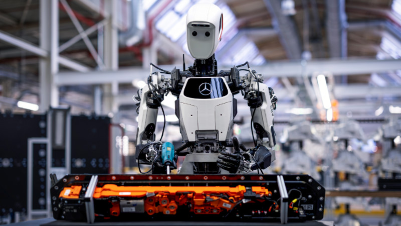 Mercedes'in Fabrikasında Robotlar İşbaşı Yaptı