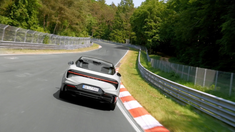 Pirelli, Lotus’un SUV’u için özel lastik geliştirdi