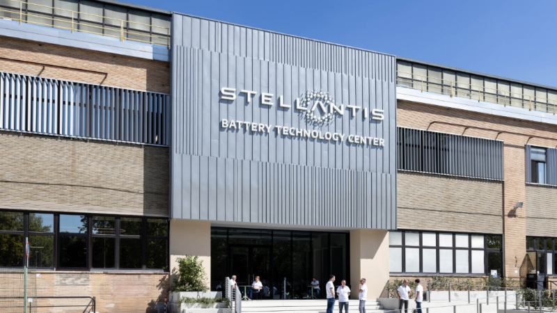 Stellantis, İtalya’daki ilk batarya teknoloji merkezini açtı