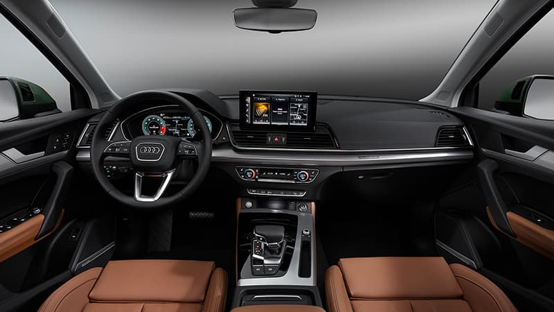 Makyajlı Audi Q5'in kokpitinde de hafif makyaj var