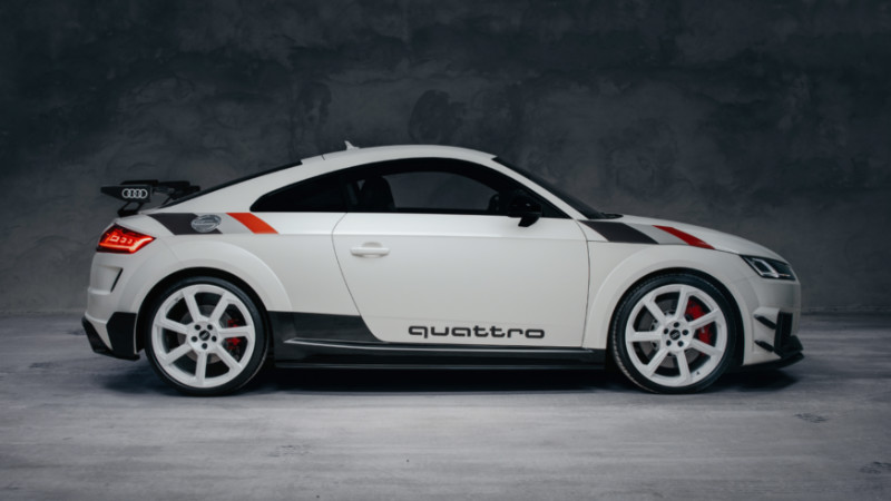 "Audi TT RS 40 years of quattro" quattro çekiş sistiminin 40. yılına özel bir güzellik_arabazzi.com