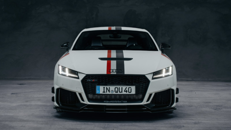 "Audi TT RS 40 years of quattro" son bir iki özel seri Audi TT'den biri olabilir_arabazzi.com