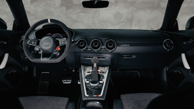 Audi TT RS 40. yıl özel serisi 5 silindirli 2.5 TFSI ile yol alacak_arabazzi.com