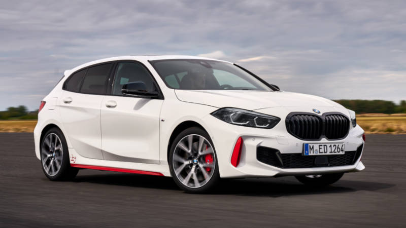 BMW 128ti standartların yanı sıra bolca opsiyonel harcama imkanı sunuyor_arabazzi.com