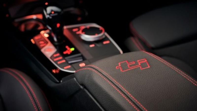BMW 128ti motor hacmi nedeniyle Türkuye'ye olsa olsa turist olarak gelir_arabazzi.com