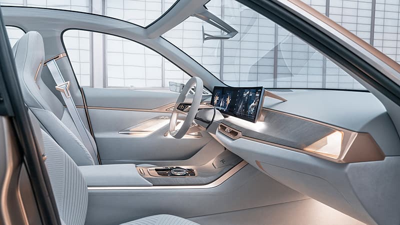 BMW i4 2021 kabin tasarımı