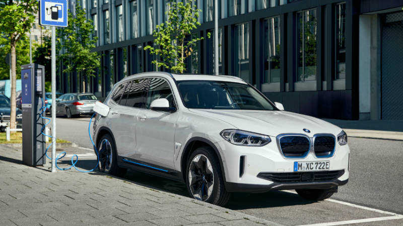 BMW iX3 ne zaman satışa sunuluyor?