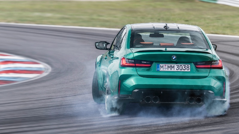 Yeni BMW M3 Competition isminin de hissettirdiği gibi virajlarla rekabeti seviyor_arabazzi.com