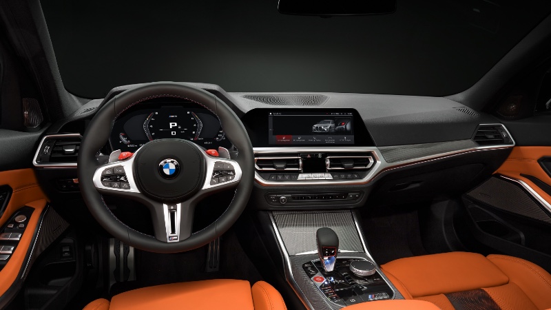 Yeni BMW M3 ve BMW M4 kabinde ateşli bir 3 Serisi_arabazzi.com