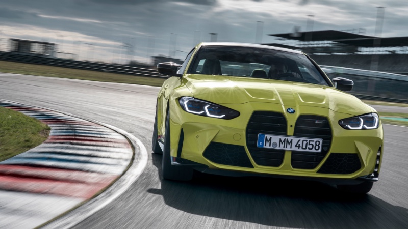 Yeni BMW M3 ve BMW M4 hem yol hem de piste hazır_arabazzi.com