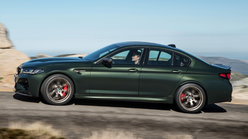 BMW M5 CS'in fren kaliperleri kırmızı ya da altın rengi olabiliyor