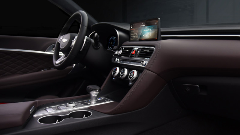 Genesis GV70 8 ileri otomatik