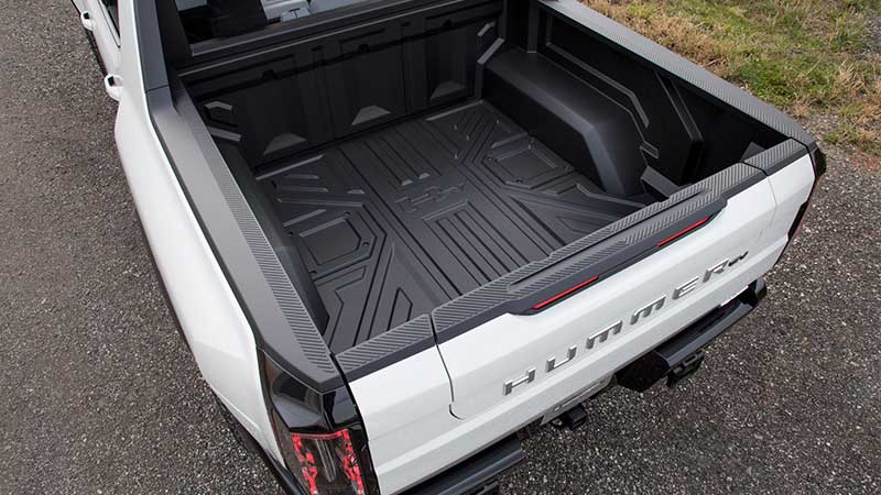 GMC Hummer EV 1.000 hp ve 15.592 Nm tork üreten üç elektrik motoruyla off-road uçuşları gerçekleştirecek_arabazzi.com