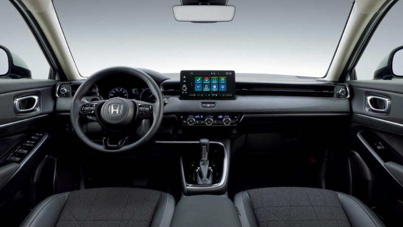 Honda HR-V e:HEV'in en güçlü taraflarından biri kokpit tasarımı