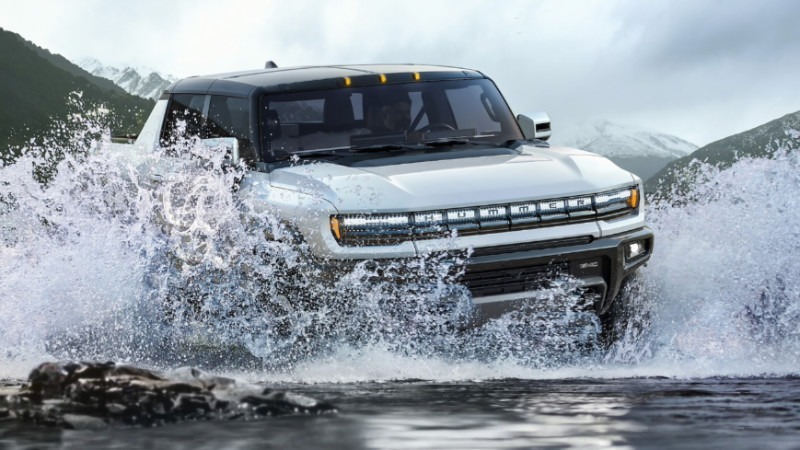 Hummer EV daha az çılgın ölçüler, çok daha çılgın teknik verilerle geliyor_arabazzi.com