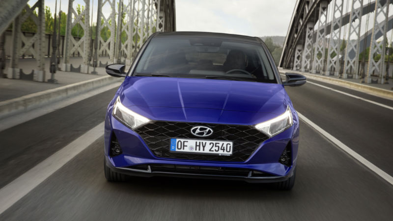 Hyundai i20 2020 ve duyusal sportif felsefeli duygusal tasarımı... Yeterince karışık oldu mu:)_arabazzi.com