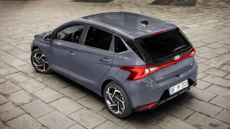 Yeni nesil Hyundai i20 boyutlrda az iç hacimde çok fark yaratmış_arabazzi.com