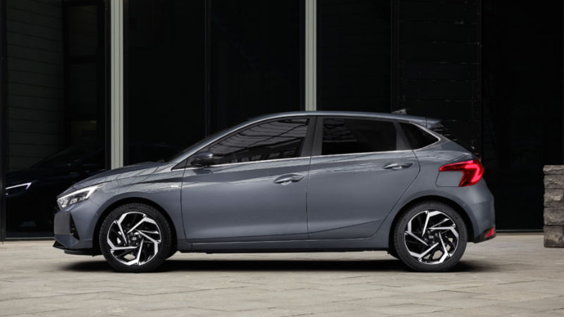 Yeni Hyundai i20 2020 profilden kompakt sınıf hissi veriyor_arabazzi.com
