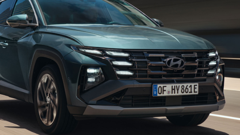 Hyundai Tucson'ın 2025 makyaj ön ızgarayla ve farlarla sınırlı.