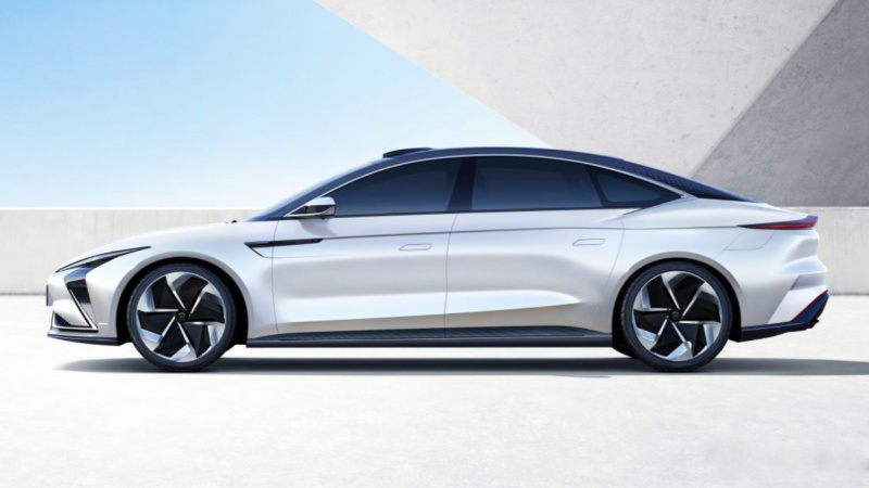 IM Sedan 5 m'lik bir Tesla Model S rakibi