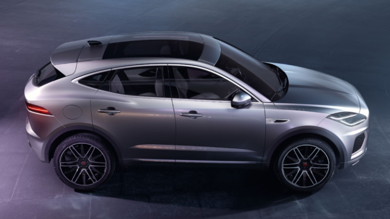 Jaguar E-Pace'in 2021 makyajı hafif ama etkili olmuş_arabazzi.com