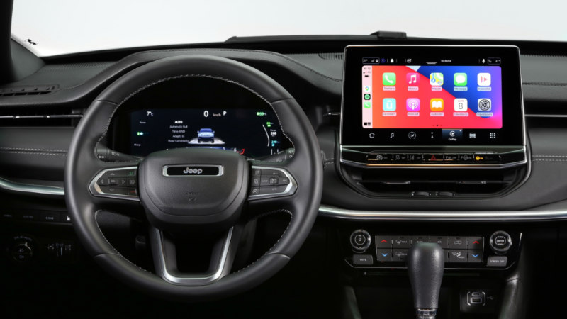 Jeep Compass'ın yeni kokpiti