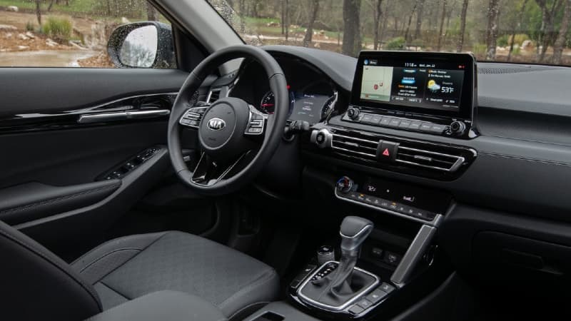 Kia Seltos teknoloji ve donanımda çok ileri