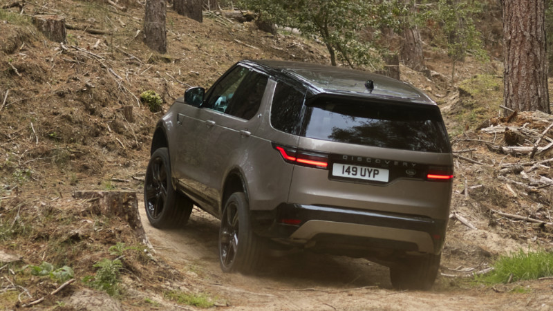 Land Rover Discovery off-Road'u benimsemiş, geniş ve varlıklı ailelerin gözbebeği_arabazzi.com
