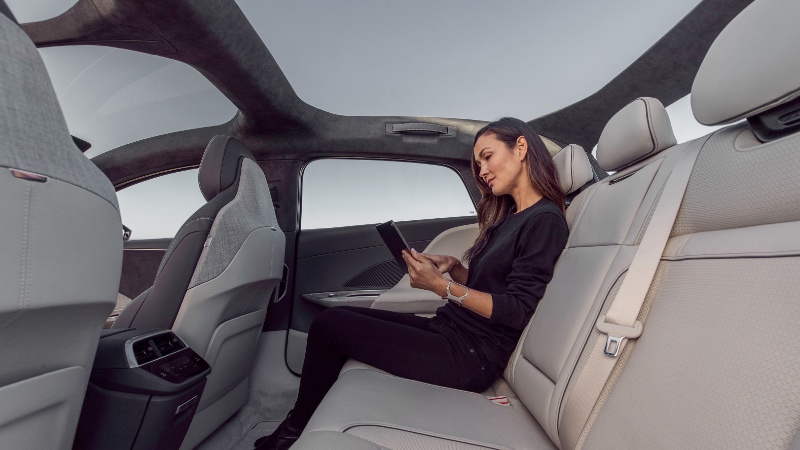 Lucid Air'in arka sırası lükse alışanları şımartacak cinsten