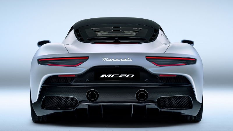 Maserati MC20 arkadan daha mı çekici? arabazzi.com