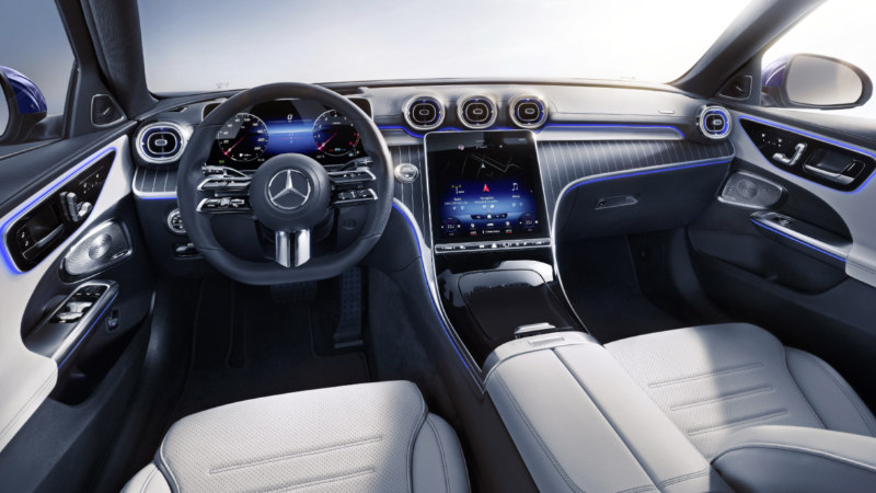 Mercedes C Serisi 2021 kabini teknoloji üssü