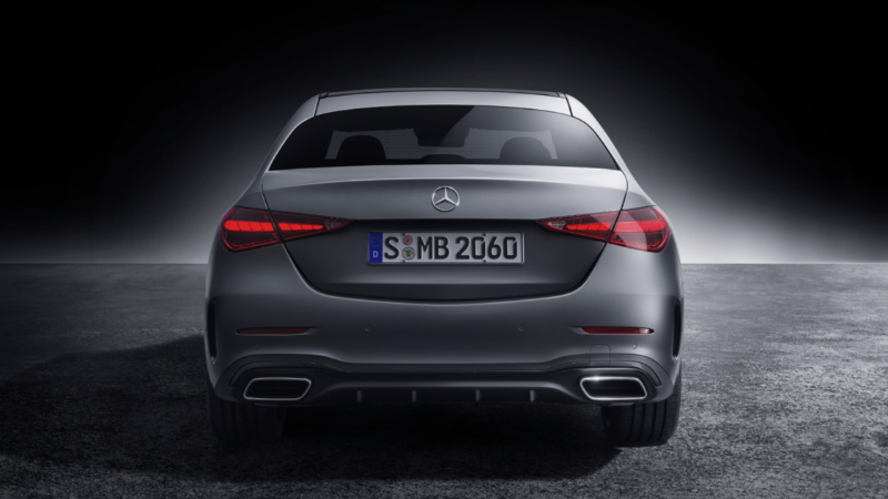 Mercedes C Serisi 2021 LED stoplar şimdi ine uzun