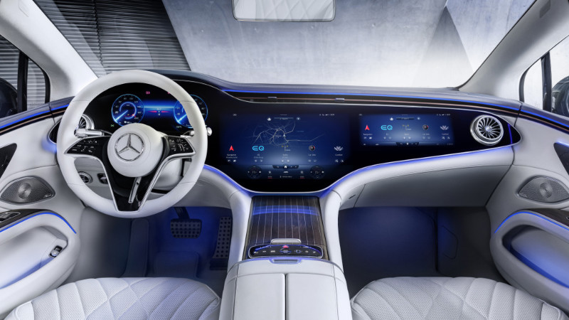 Mercedes EQS MBUX Hyperscreen ekranları