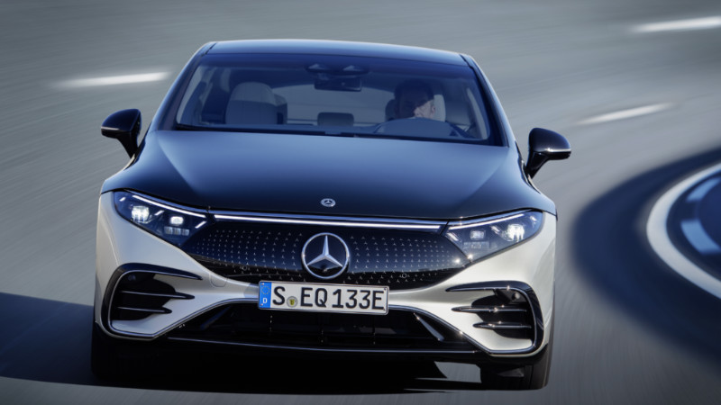 Mercedes EQS özel aydınlatma sistemi