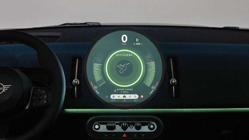 mini Countryman bilgi-eğlence ekranının gece görünüşü_arabazzi.com