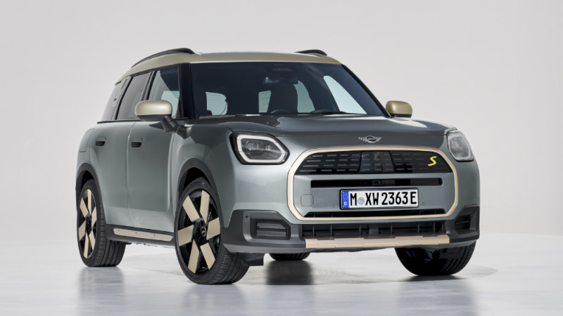 Elektrikli Mini Countryman tasarım detayları için arabazzi.com