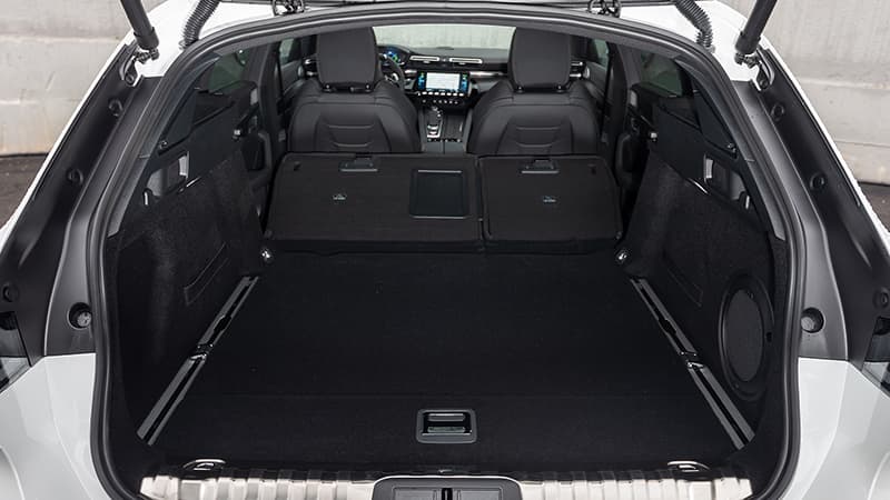 Peugeot 508 SW Hybrid'in en güçlü tarafı kullanışlılık değil