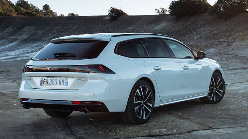 Peugeot 508 SW bu kasa tipinin en güzellerinden