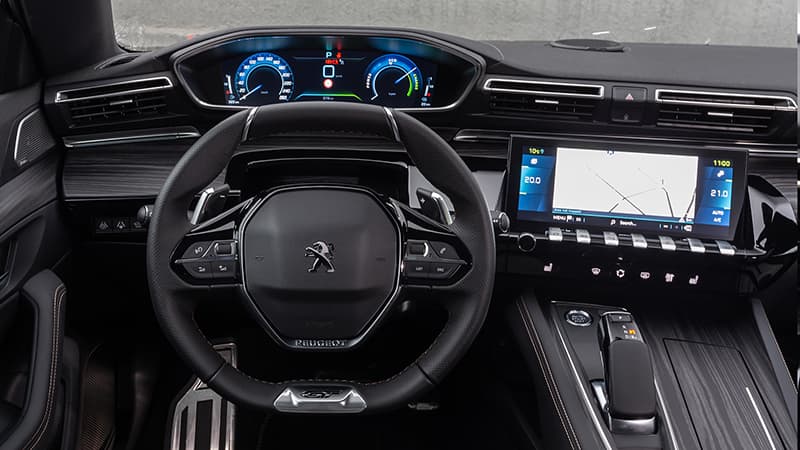 Peugeot 508 Hybrid'e özgü grafikler