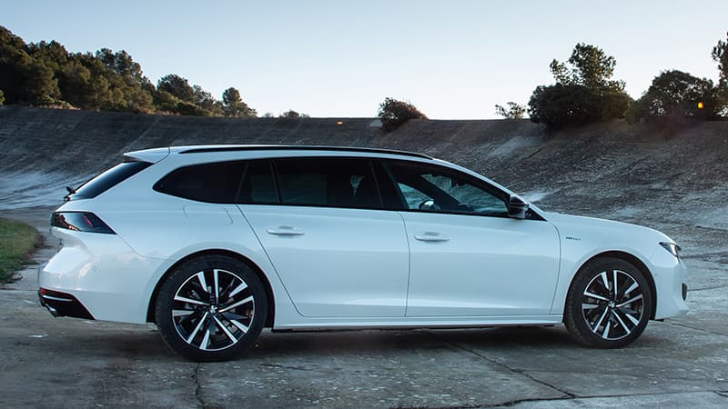 Peugeot 508'in station wagon hali en çok arkadaki kafalara yaramış