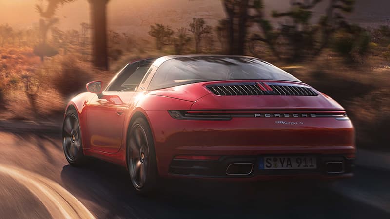 Porsche 911 Targa 19 saniyede açılan tavanıyla turnede