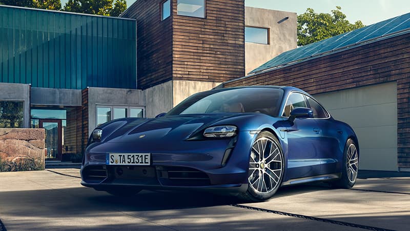 Porsche Taycan yıla Dünyada Yılın Otomobili yarışından iki ödülle başlamıştı