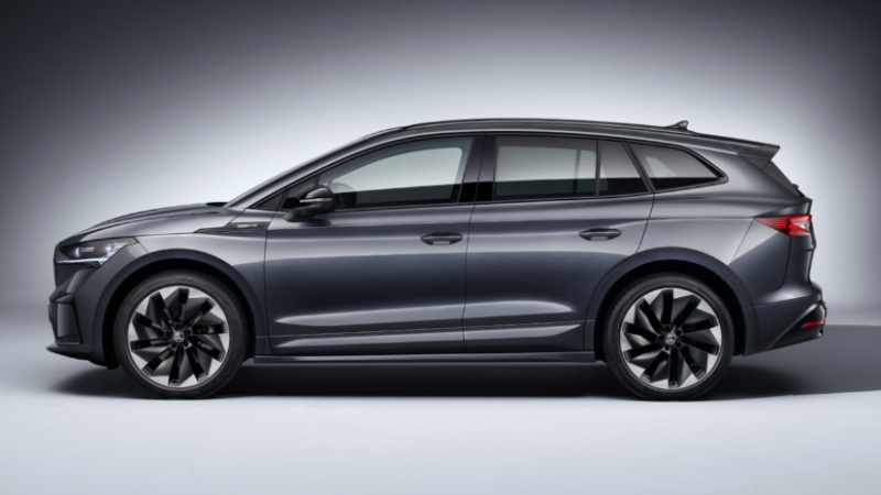 Skoda Enyaq iV Sportline siyah dekorlarla fark yaratıyor