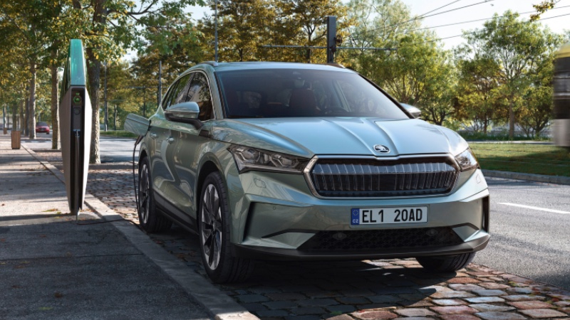 Skoda Enyaq SUV hızlı şarj-arabazzi.com