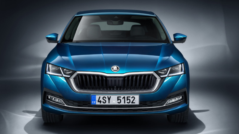 Yeni Skoda Octavia daha keskin bir tasarıma sahip