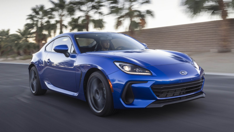 Subaru BRZ Toyota GR86'nın teknik ikizi_arabazzi.com